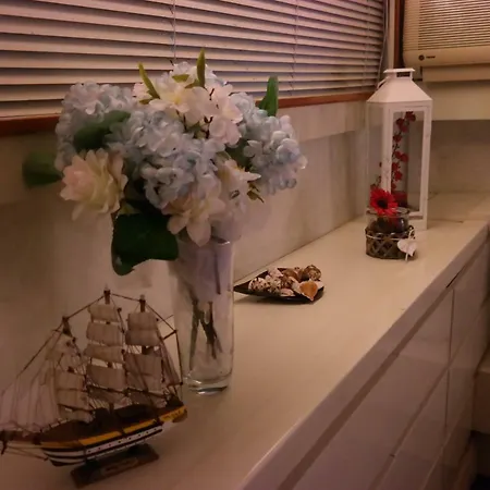 Botel Yacht 3*