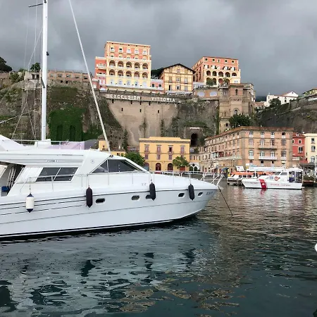 Yacht 3* Sorrente